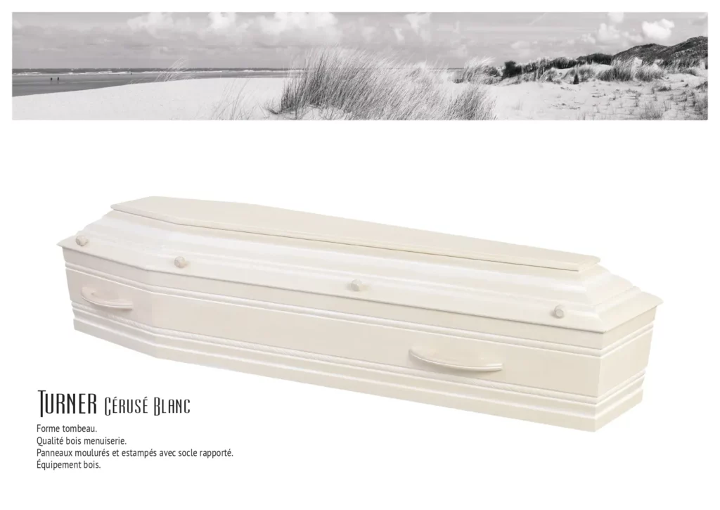 Cercueil Turner cérusé blanc forme tombeau avec panneaux moulurés et estampés.
