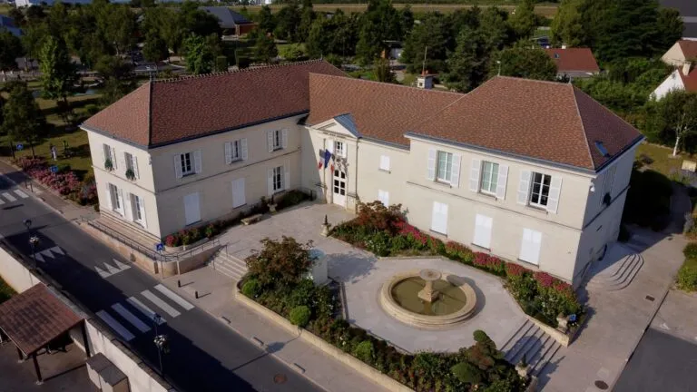 Le Mesnil-Amelot (77990)